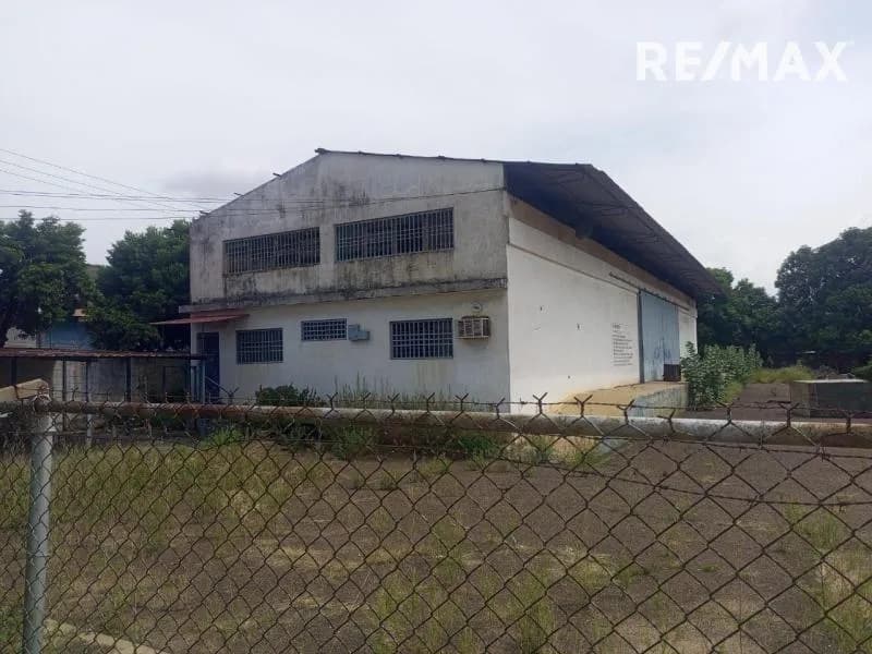 Venta galpón zona industrial