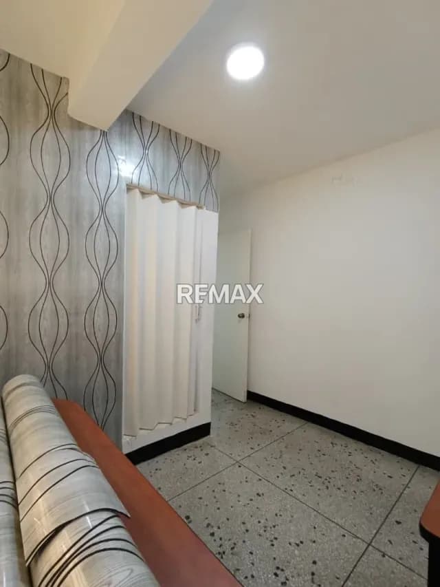 CONSULTORIO EN ALQUILER EN AV LIBERTADOR 3