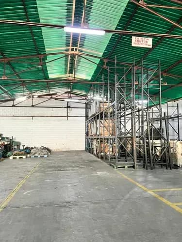Galpón En Venta Zona Industrial La Quizanda, Luz Trifásica, Acceso Gandolas Tanque De Agua. Hp
