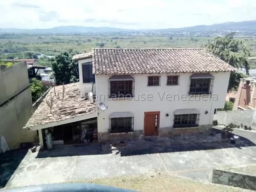 Rah Lara Vende Amplia Casa En El Este De Barquisimeto