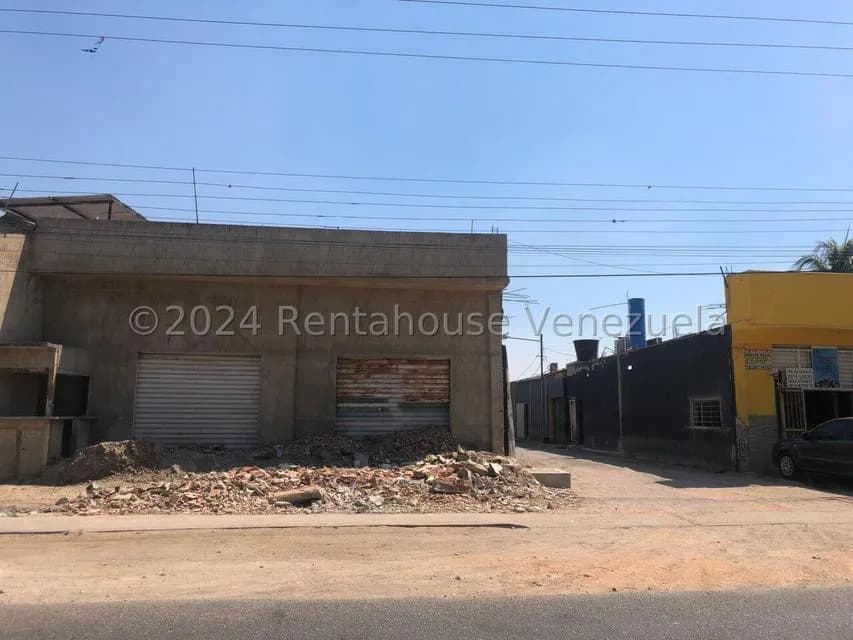 Terreno (Comercial) en Venta en Los Guayos, Carabobo