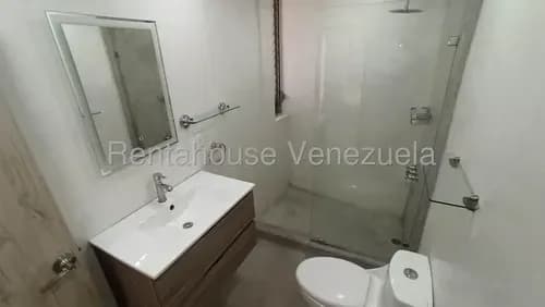 Apartamento Remodela Con Linda Vista En Venta En Los Palos Grandes 26-20050 Ma