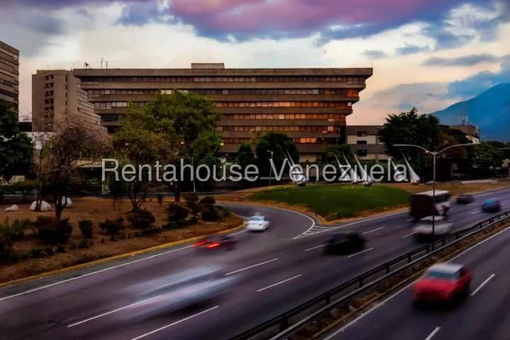 Comercial (Oficina) en Alquiler en Chuao, Distrito Metropolitano