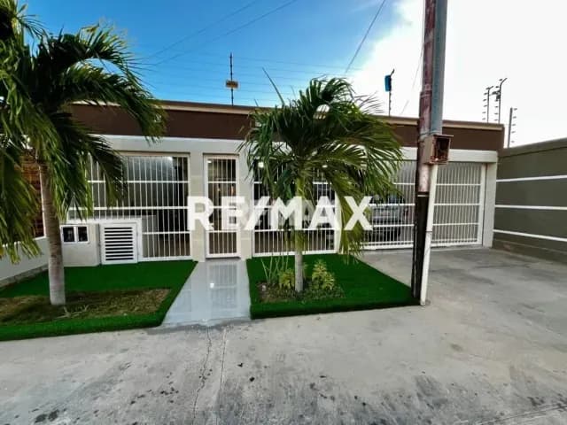 Casa en venta en La Puerta Maraven. Punto Fijo