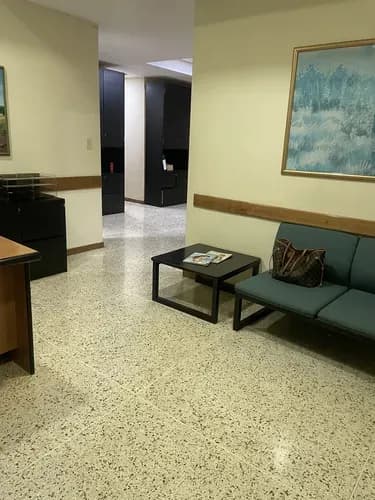 Alquiler Oficina Ejecutiva De 115 M2 Con 5 Cubículos