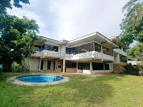 Julio Latouche 26-6155 Casa En Venta Guataparo Country Club Valencia, Amplia, Cómoda E Iluminada, La Mejor Zona De La Ciudad, Vigilancia, Vista Al Campo De Golf.