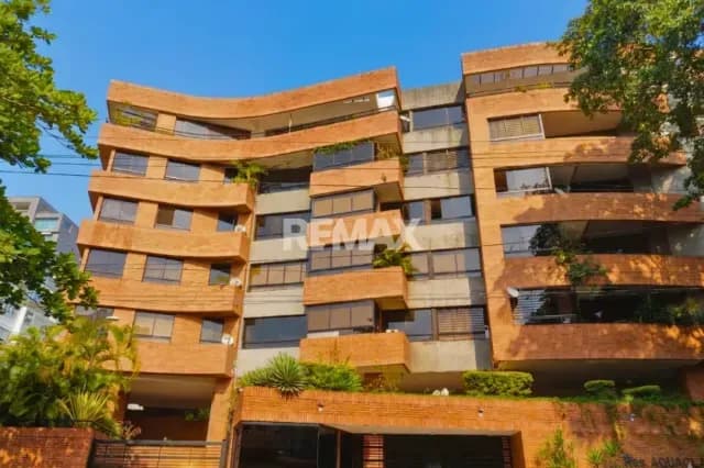Apartamento en Venta Urb Sebucán, 219Mt2,3H+S,3B+S,3E. 26-25