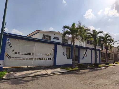 * Josefina Toledo Vende Bella Casa En La Viña, Valencia, 648m2, Planta 100%, Calle Cerrada Con Vigilancia, 319170