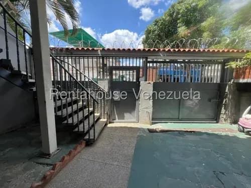 Kb - Casa En Venta En Los Rosales, Para Inversion