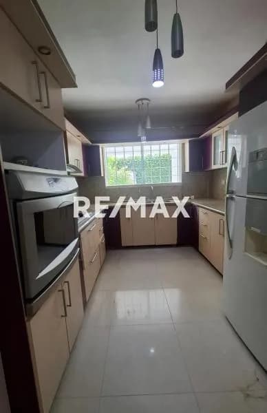Se Alquila Townhouse en Juanico