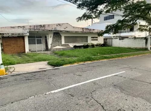 Venta De Amplio Terreno Y Casa En El Viñedo De Uso Comercial En Av Principal Con Excelente Y Privilegiada Ubicación Jose Felix