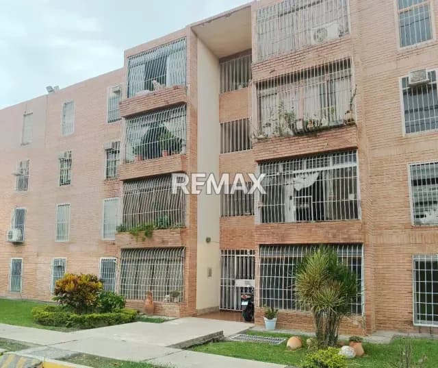 APTO. URB. LA FLORESTA
