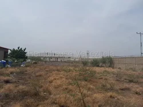 Amplio Terreno En Venta Para Tu Inversión En Zona Industrial De Coro # 26-17096