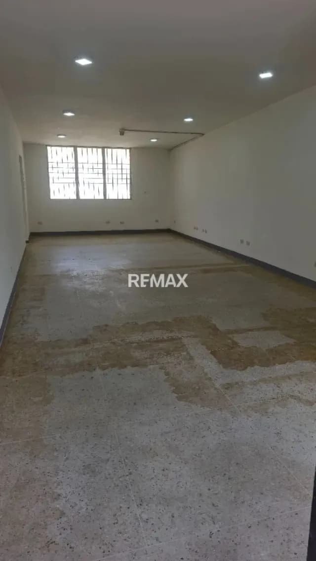 Local N°13 C.Comercial Alta vista