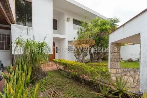 Linda Casa En Venta En Lomas De La Lagunita 26-17712 Ma
