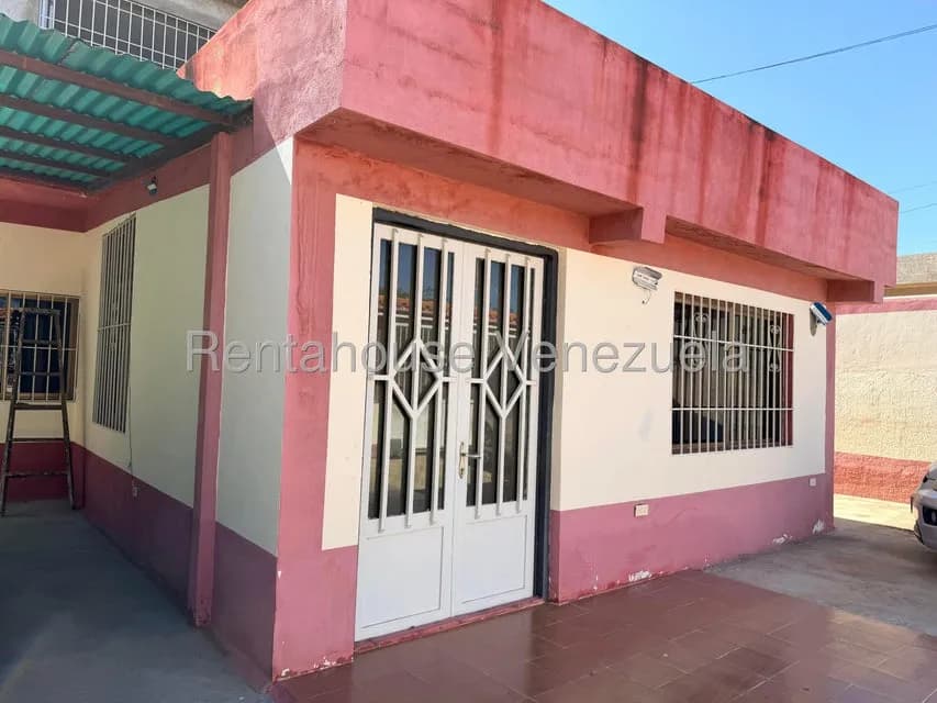 Casa (Duplex) en Venta en Santa Irene, Falcon