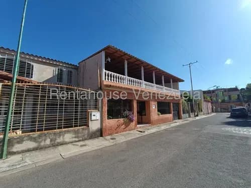 Casa En Venta En La Floresta En La Victoria Aragua 26-8749 Irrr