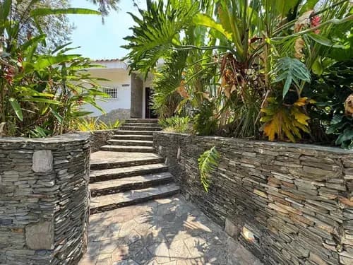 Casa Para Remodelar En Urb. La Viña (calle Páez), Valencia