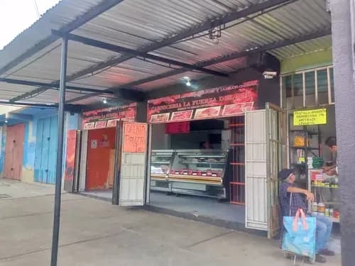 Casa Con 3 Locales Comerciales En Plena Avenida Aranzazu Ofg-sf