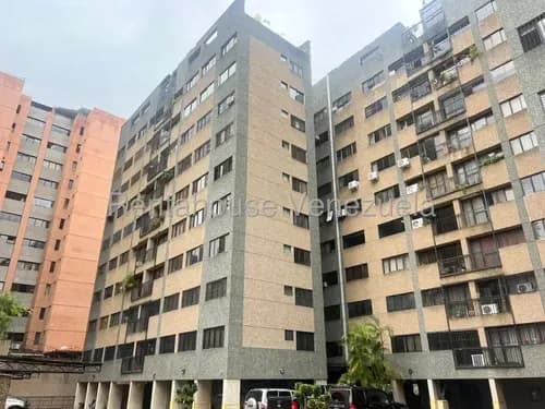 Apartamento En Alquiler En Las Esmeraldas #26-10296 Josmary Sanjuan