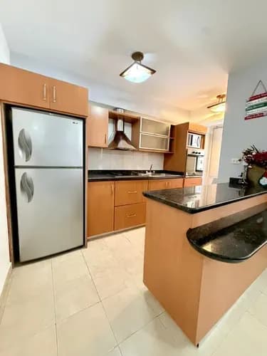 Confortable Apartamento En Piso Bajo Con Aires Acondicionados, Puesto Techado Y Planta Eléctrica Urbanización La Trigaleña, Residencias Bahía Dorada