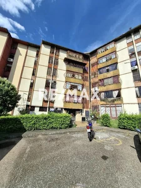 SE ALQUILA APARTAMENTO EN EL CONJUNTO RES. MONTERREY