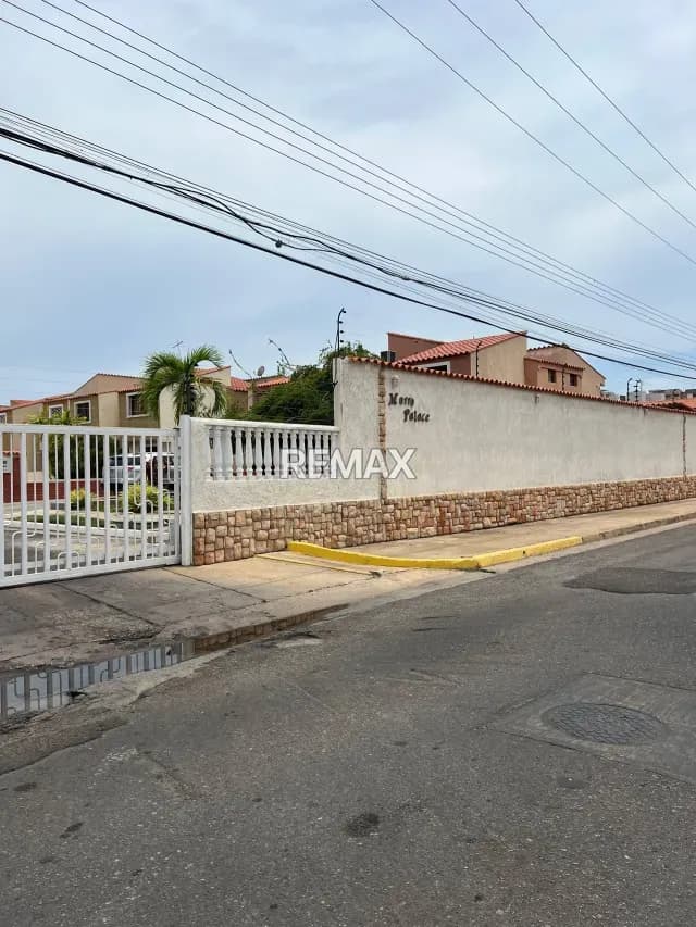 En venta cómodo Townhouse ubicado en Morro III, específicamente en el exclusivo Conjunto Residencial Morro Palace