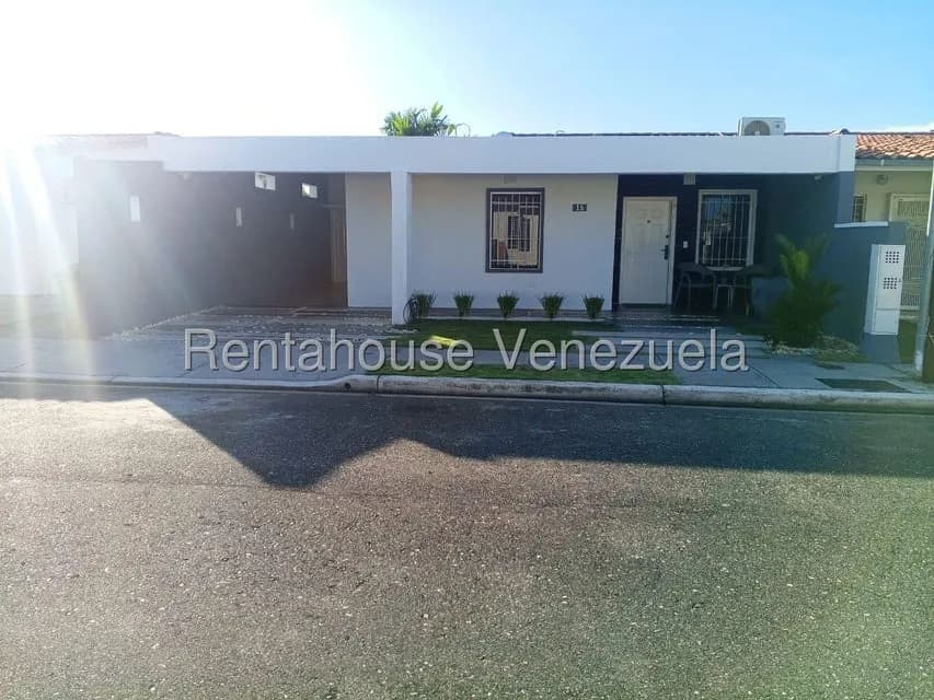 Casa en venta - $160k