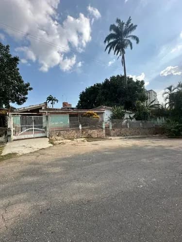 Casa En Venta En Lomas Del Este Para Remodelar Valencia Carabobo Yd
