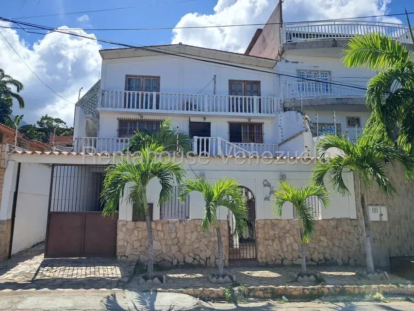 Casa (Multipes Niveles) en Venta en Los Corales, Vargas