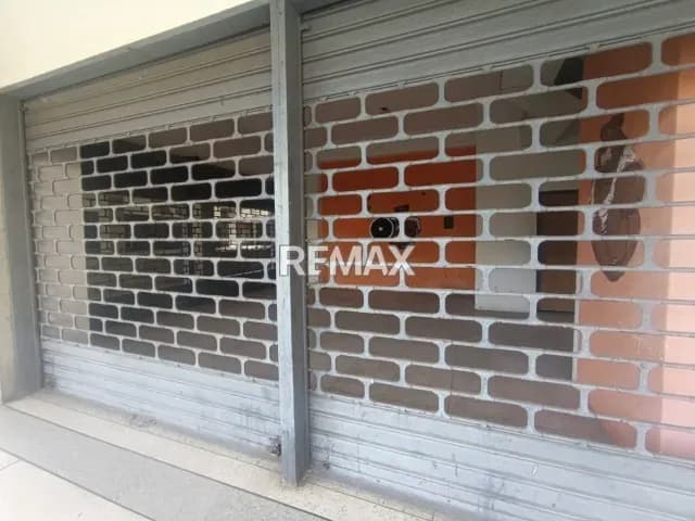 ALQUILER LOCAL COMERCIAL EN CONJ. RES. COM. ARAGUANEY
