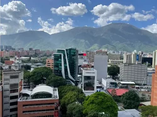 Alquilo Oficina Las Mercedes 175 M2