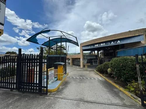 Se Vende Local Comercial En San Diego, Cc Metro Plaza. Ubicado En Pb 27805 G.g