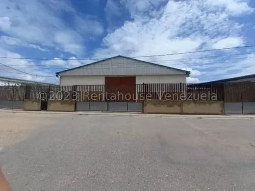En Venta Galpón En Conjunto De Varios Galpones En Zona Industrial 2 Barquisimeto, Vigilancia Y Portón Privado, Rentahouse Del Este Cód. 23-21979
