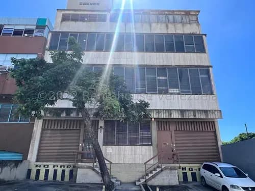 Local Comercial En Alquiler Ubicado En Boleita Norte #26-21543