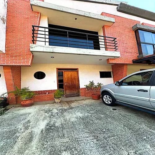 Ai-3153-055 Vendo Amplio Townhouse En Residencias Camurí, Sector Manantial, Naguanagua. Edo. Carabobo. Venezuela.