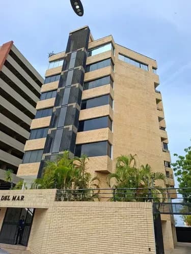 Apartamento En Venta En Lechería A Una Cuadra De La Av. Principal