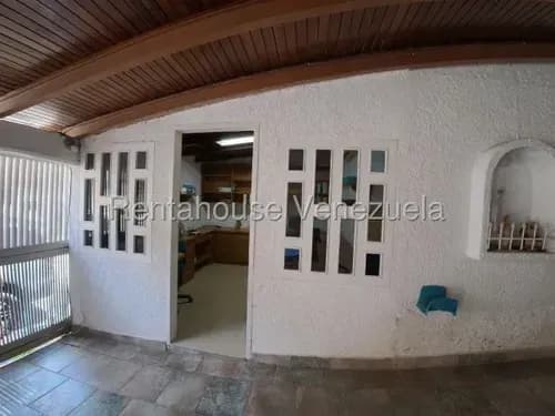 Casa En Venta Ubicada En Caracas Colinas De La California #26-18431