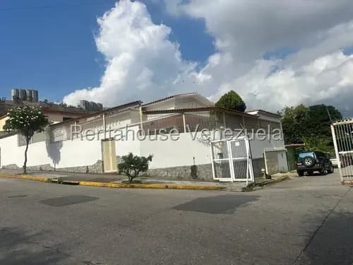 Hermosa Casa Remodelada En Vista Alegre