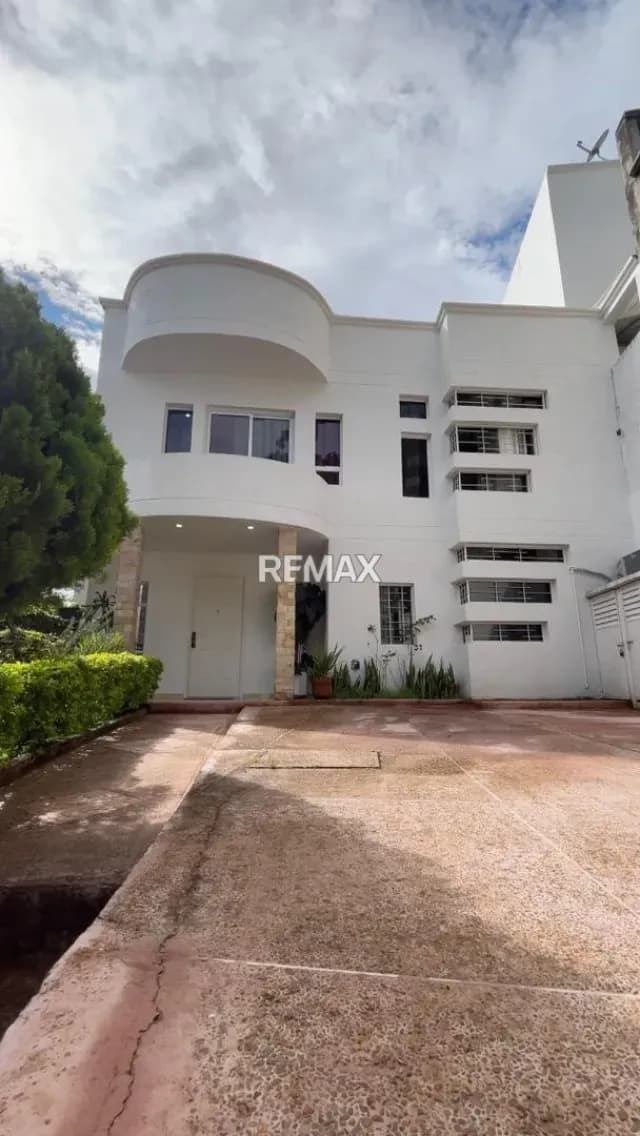 Casa. Venta. Colinas de pirineos