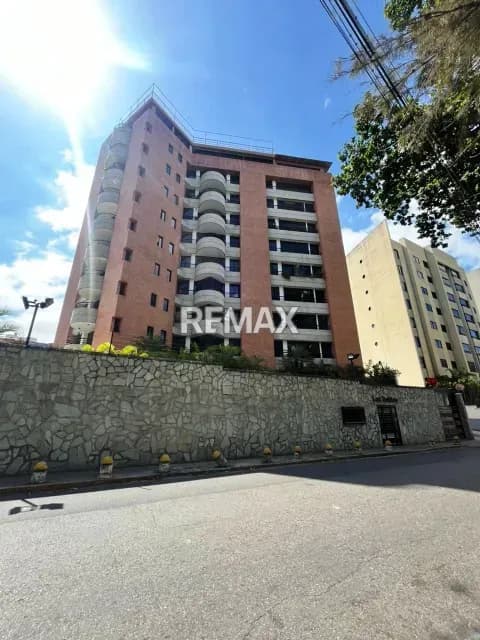 APARTAMENTO EN VENTA - URB. LOS CHORROS