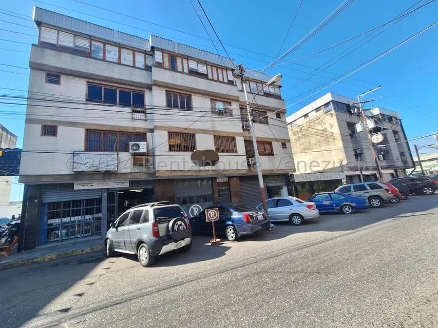 Comercial (Edificio) en Venta en Zona Centro, Aragua