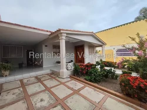Casa En Venta En Urb. Corinsa Puo5-23751