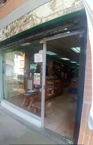 Eds Alquila Local En Planta Baja En Cc Los Jarales De 54 M2 Amoblado Con Estantería Para Mini Market - Pll-421