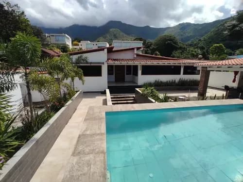 Vende Lujosa Casa Quinta Mansión Ubicada En La Urb Palmarito Totalmente A Estrenar Con Amplias Áreas Sociales, El Castaño Maracay, Estado Aragua 022js