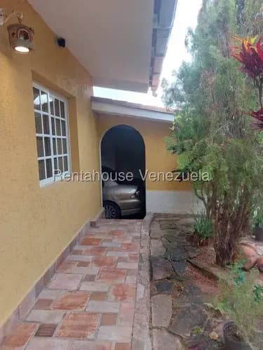 Sq. Casa En Venta En Parque Caiza En Urbanización Exclusiva Y Clima De Montaña D26-13519s