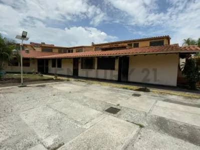 Se alquila Townhouse