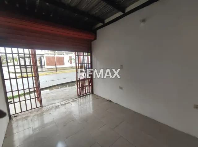 SE ALQUILA LOCAL, CON PUNTO COMERCIAL ESTRATÉGICO EN EL RECREO