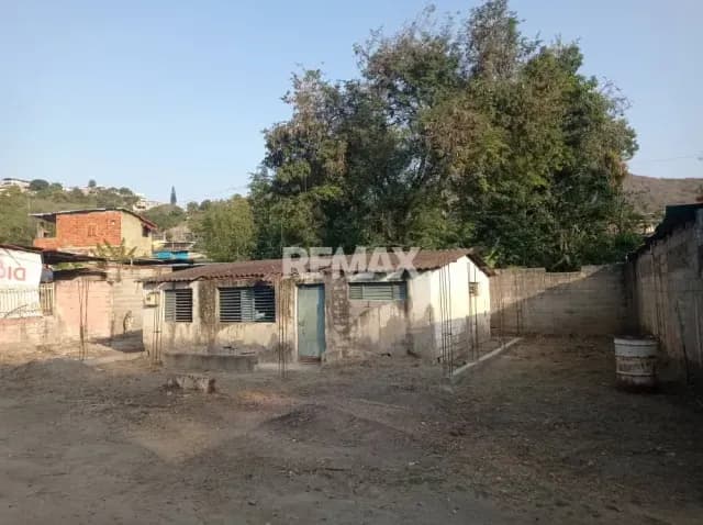 Oportunidad de Inversion en Santa Rosa Sector Yacural, Terreno de 300m2