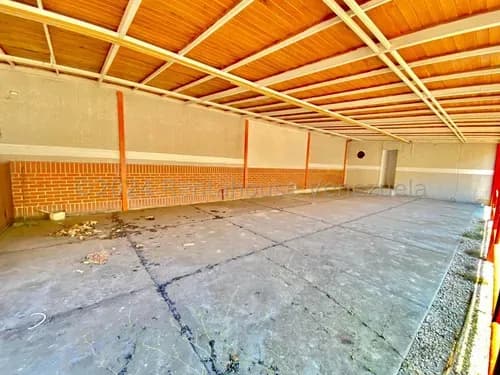 Galpón En Venta Con Terreno De 900 Metros Cuadrados Más Área Comercial Excelente Para Restaurante Depósito Con Amplio Estacionamiento Nela 25-16561